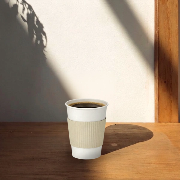 12oz white single wall paper cup in use 12oz white single wall paper cup in use
