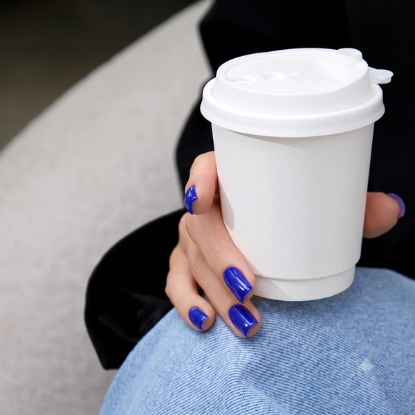6oz white double wall paper cup in use 6oz white double wall paper cup in use